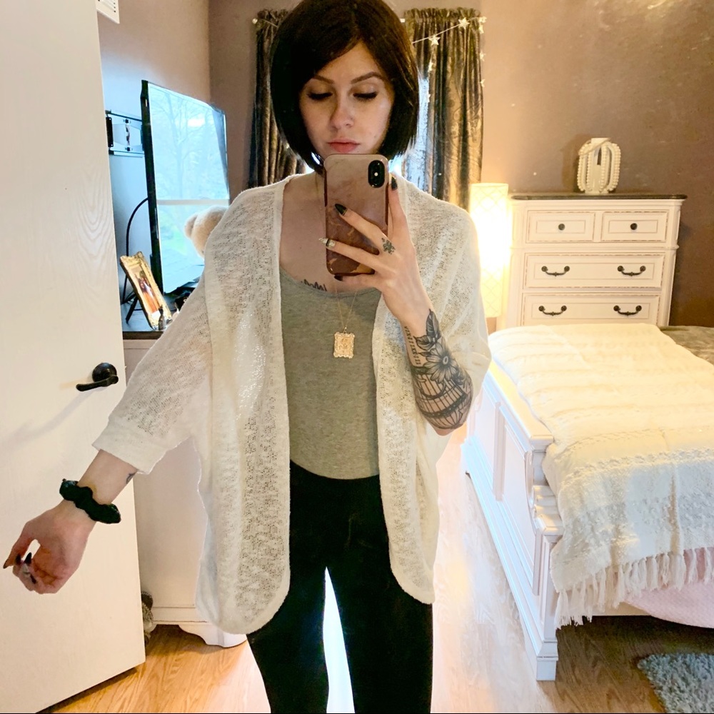 MOSSIMO Batwing White Quarter Sleeve Knit Cardigan